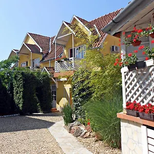 Castello Vendeg Es Apartmanhaz Eger