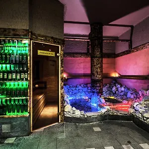 Korona Wellness, Rendezveny Es Borszalloda Erlau