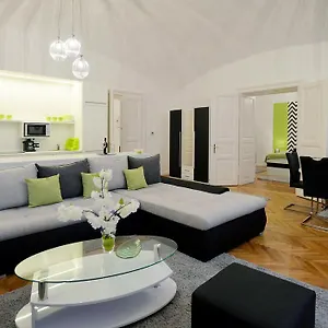 Varkapitany Eger