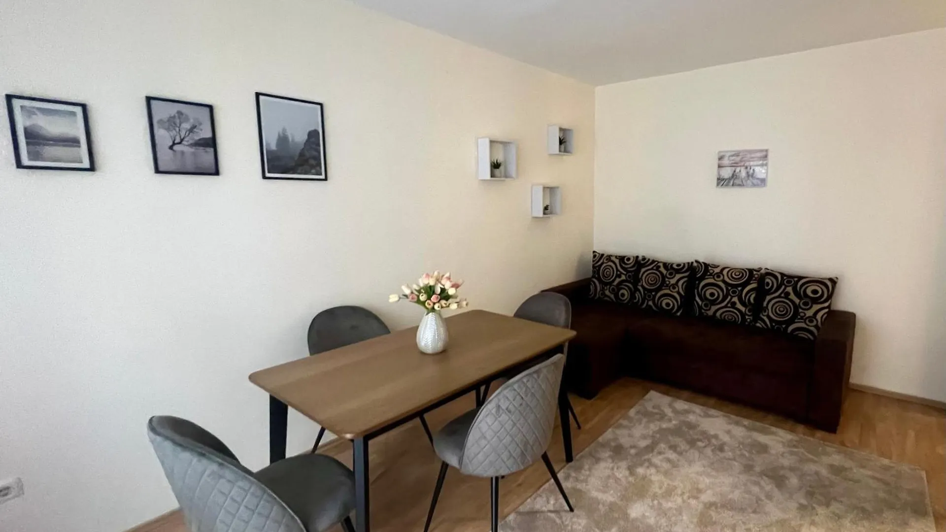 Apartament Rezi Apartman Eger